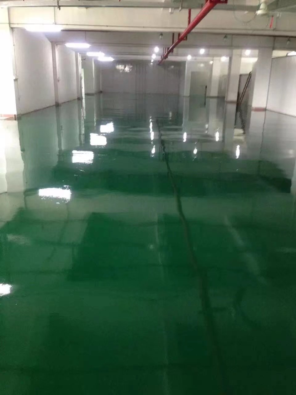 服裝廠(chǎng)環(huán)氧薄涂地坪